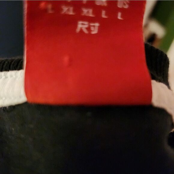 Esprit graphic tee size large. - Picture 3 of 4